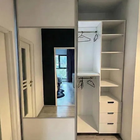 Apartment Minimalist & Spatios, Priveliste Parc, Langa Metro *