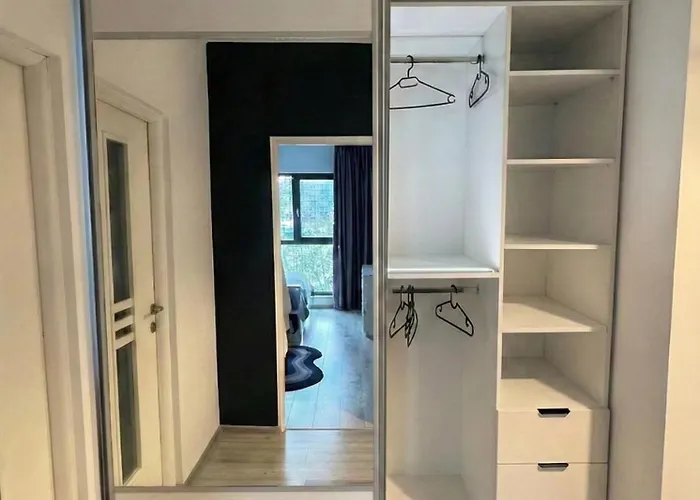 Apartment Minimalist & Spatios, Priveliste Parc, Langa Metro *