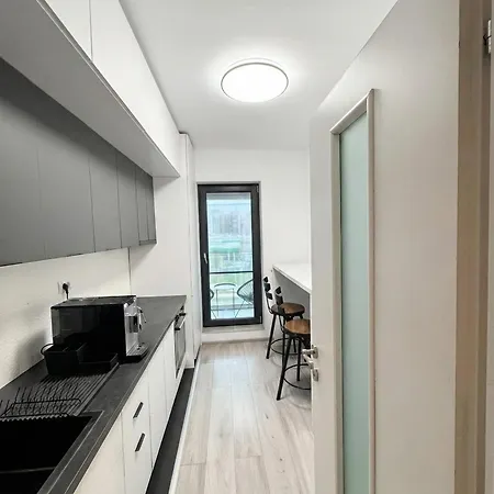 Apartman Minimalist & Spatios, Priveliste Parc, Langa Metro Bukarest